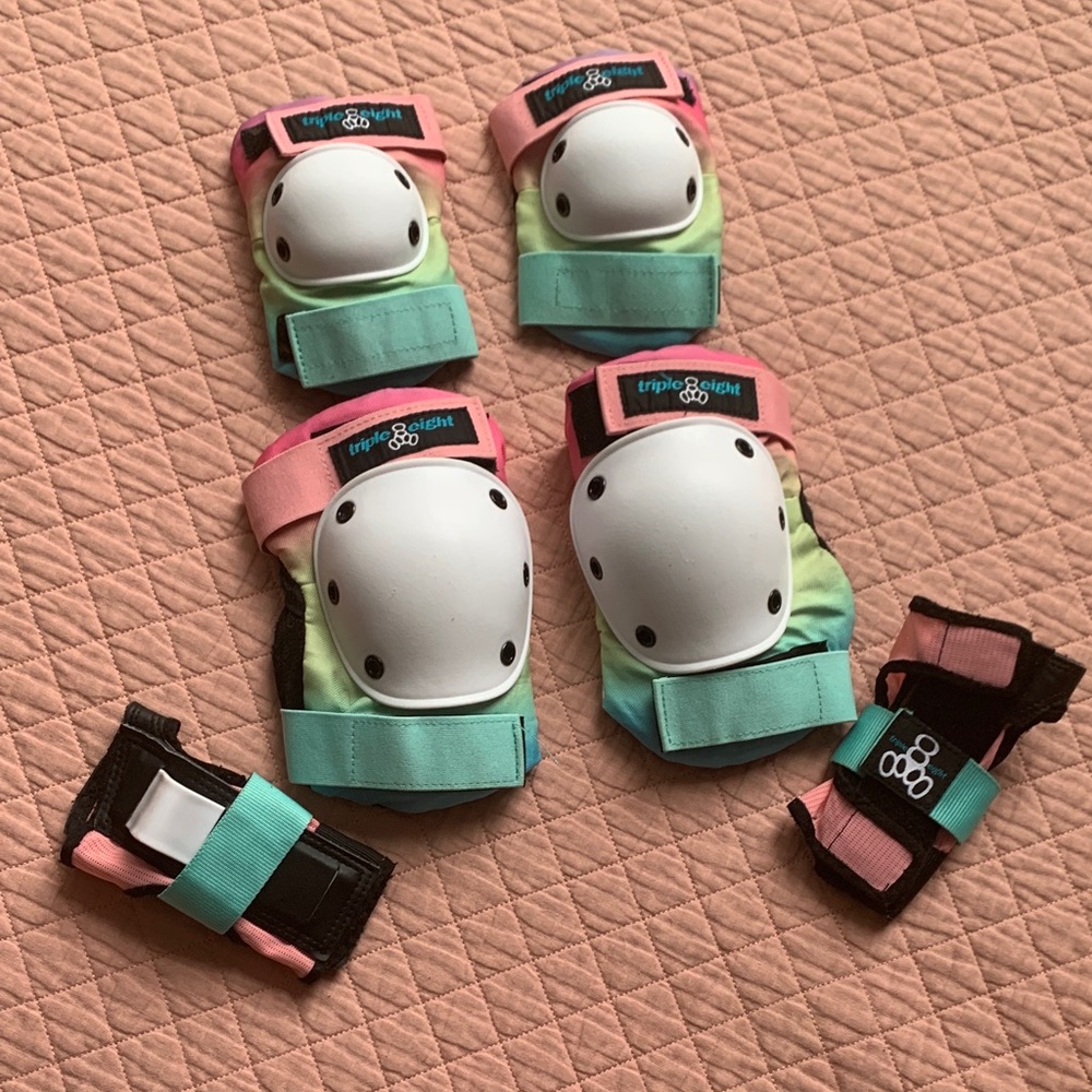 Triple Eight Protective Gear Pad Set Kneesavers, Elbowsavers Pastel Colors SMALL